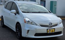 2013 Toyota Prius v Five