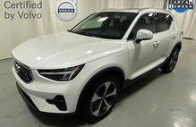 2025 Volvo XC40 B5 Core Bright Theme