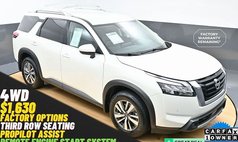 2024 Nissan Pathfinder SL