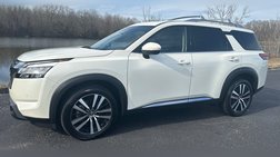 2023 Nissan Pathfinder Platinum