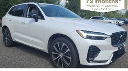 2023 Volvo XC60 B5 Plus Dark Theme