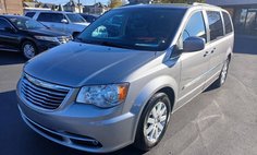 2016 Chrysler Town and Country Touring