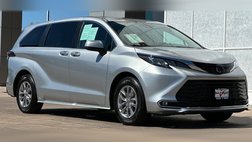 2022 Toyota Sienna XLE 8-Passenger