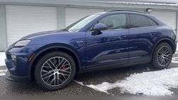 2025 Porsche Macan 4S Electric
