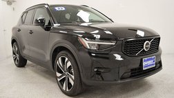 2023 Volvo XC40 B5 Plus Dark Theme