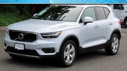 2022 Volvo XC40 T5 Momentum