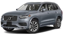 2022 Volvo XC90 T6 Momentum 7-Passenger