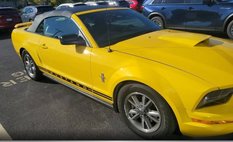 2005 Ford Mustang Deluxe