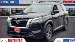 2022 Nissan Pathfinder SV