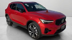 2025 Volvo XC40 B5 Ultra Dark Theme