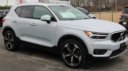2020 Volvo XC40 T4 Momentum