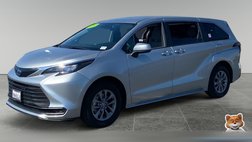 2025 Toyota Sienna LE 8-Passenger