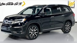 2021 Honda Pilot Touring w/Rear Captain's Chairs