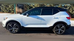 2022 Volvo XC40 T5 R-Design