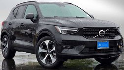 2025 Volvo XC40 B5 Plus Dark Theme