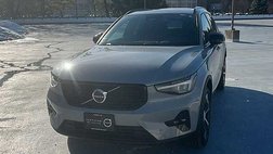 2025 Volvo XC40 B5 Plus Dark Theme