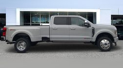2026 Ford F-450 Super Duty Platinum