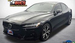 2024 Volvo S60 B5 Core Dark Theme