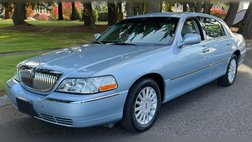 2005 Lincoln Town Car Signature Limited