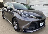 2024 Toyota Sienna LE 8-Passenger