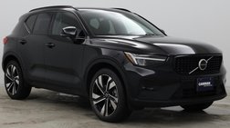 2023 Volvo XC40 B5 Plus Dark Theme