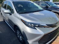 2024 Toyota Sienna LE 8-Passenger