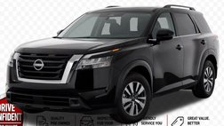 2024 Nissan Pathfinder SV