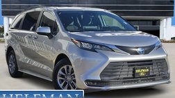 2024 Toyota Sienna LE 8-Passenger