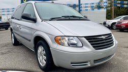 2005 Chrysler Town and Country Base