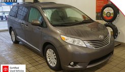 2017 Toyota Sienna XLE 7-Passenger Auto Access Seat