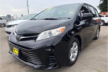 2020 Toyota Sienna LE