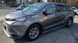 2021 Toyota Sienna LE 8-Passenger