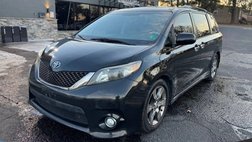 2014 Toyota Sienna SE 8-Passenger
