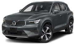2025 Volvo XC40 B5 Plus Bright Theme
