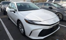 2025 Toyota Camry Hybrid LE
