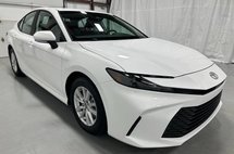 2025 Toyota Camry Hybrid LE
