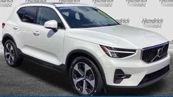 2025 Volvo XC40 B5 Plus Bright Theme