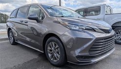 2024 Toyota Sienna LE 8-Passenger