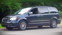 2014 Chrysler Town and Country Touring-L