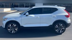 2023 Volvo XC40 B5 Plus Bright Theme