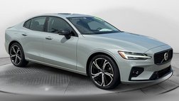 2024 Volvo S60 B5 Core Dark Theme