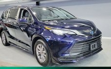 2021 Toyota Sienna LE 8-Passenger