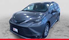 2025 Toyota Sienna XLE 7-Passenger