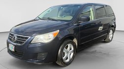 2010 Volkswagen Routan SE