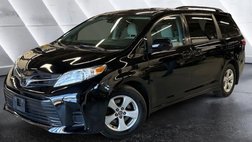 2020 Toyota Sienna LE 7-Passenger FWD with Auto-Access Seat
