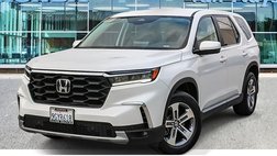 2023 Honda Pilot EX-L w/Rear Captain's Chairs