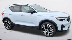 2025 Volvo XC40 B5 Ultra Dark Theme