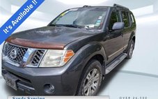 2012 Nissan Pathfinder LE