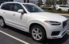 2020 Volvo XC90 T6 Momentum