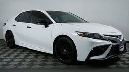 2022 Toyota Camry Hybrid SE Nightshade